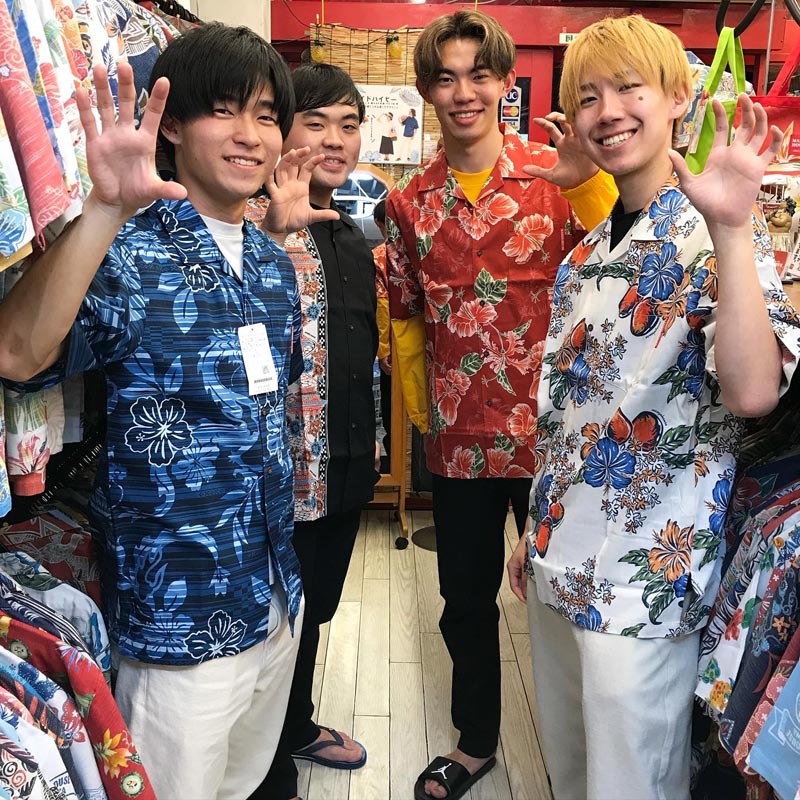 大学の友人とかりゆしウェア♪