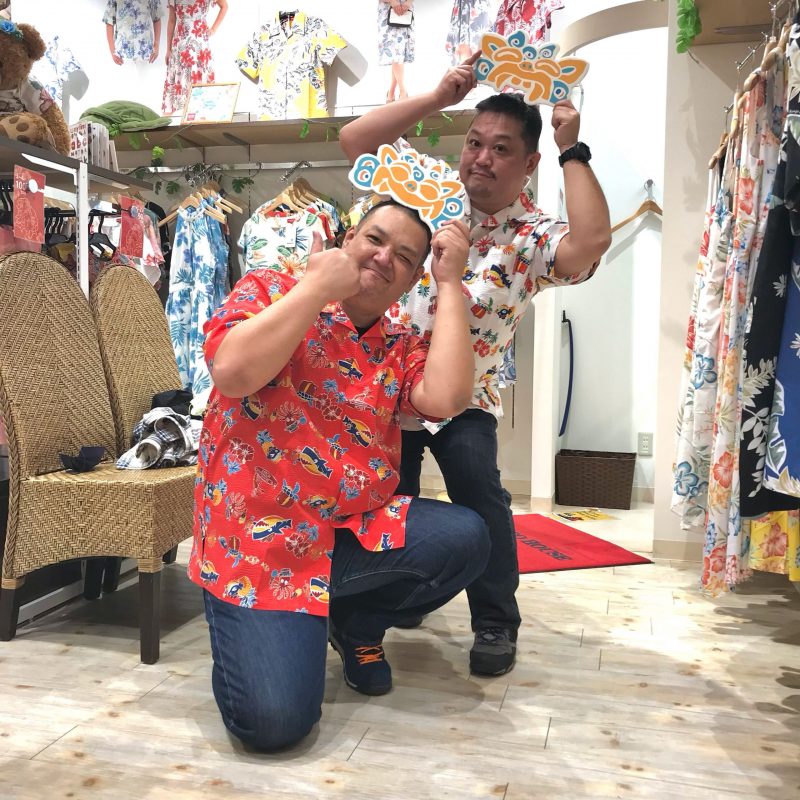 明日はご友人の結婚式 参列用のかりゆしウェア選びにご来店です♪