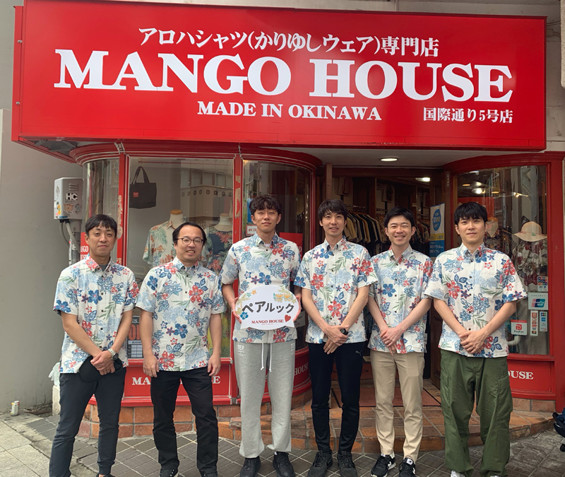 先日の結婚式の際に購入して下さったお客様方、今度はなんと新郎様も連れてのご来店♪