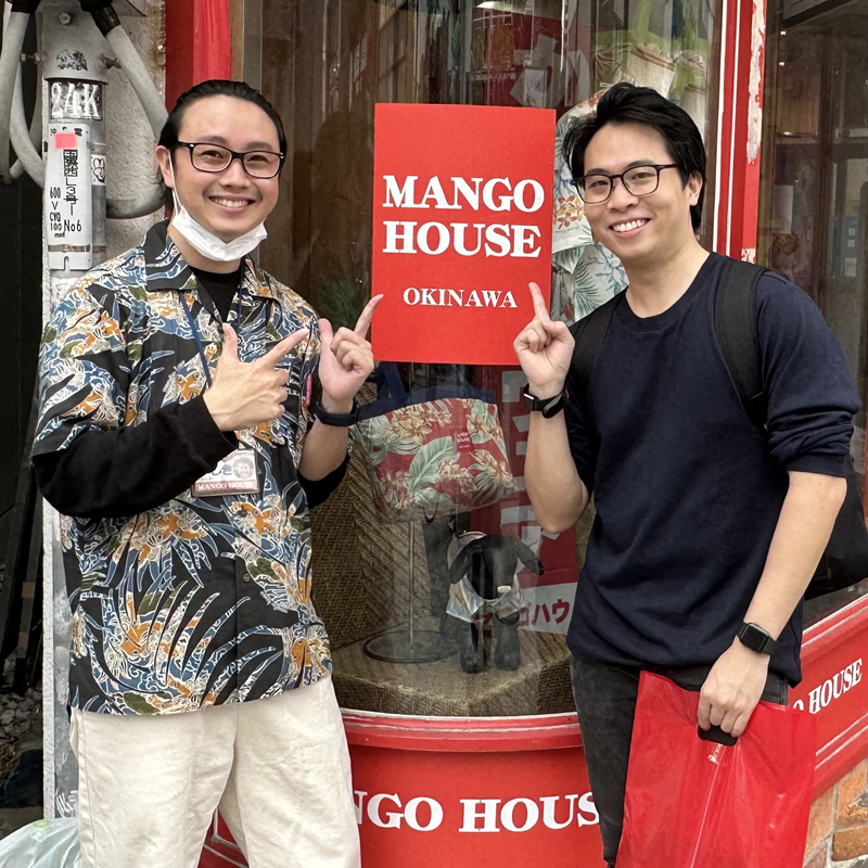 シンガポールからお越しのお客様、初かりゆしウェア気に入って下さいました♪