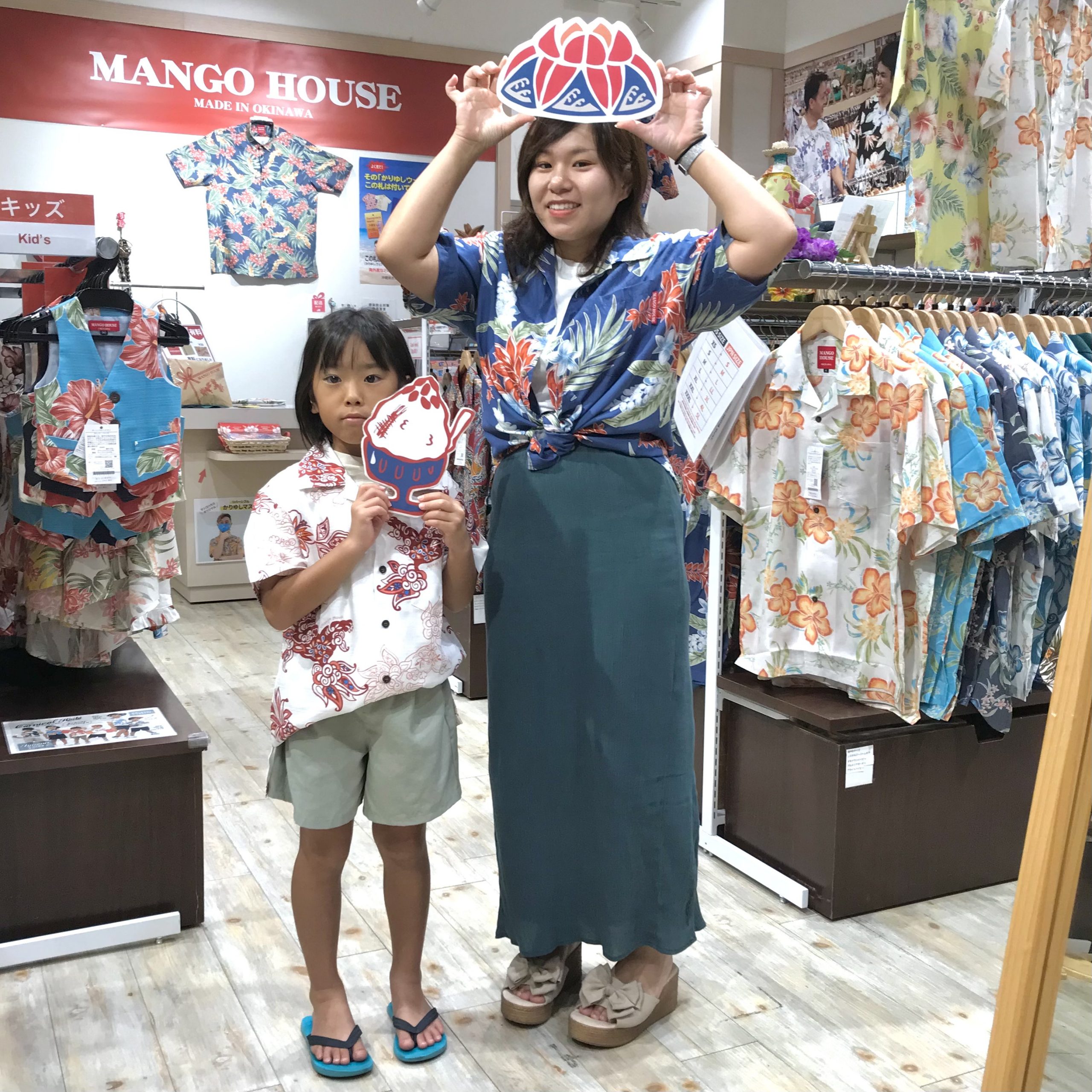 親子でご来店は、マンゴハウスの シャツをこよなく愛する前スタッフ✨