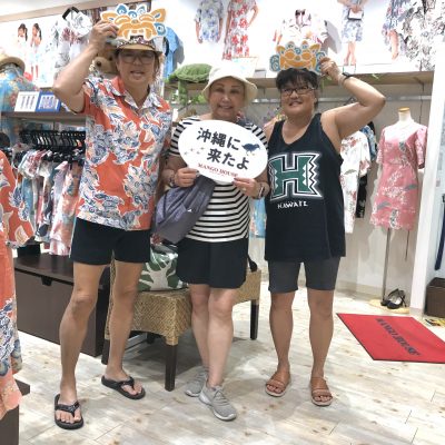 人気のシーサーデザインをカジュアルに着こなしております 