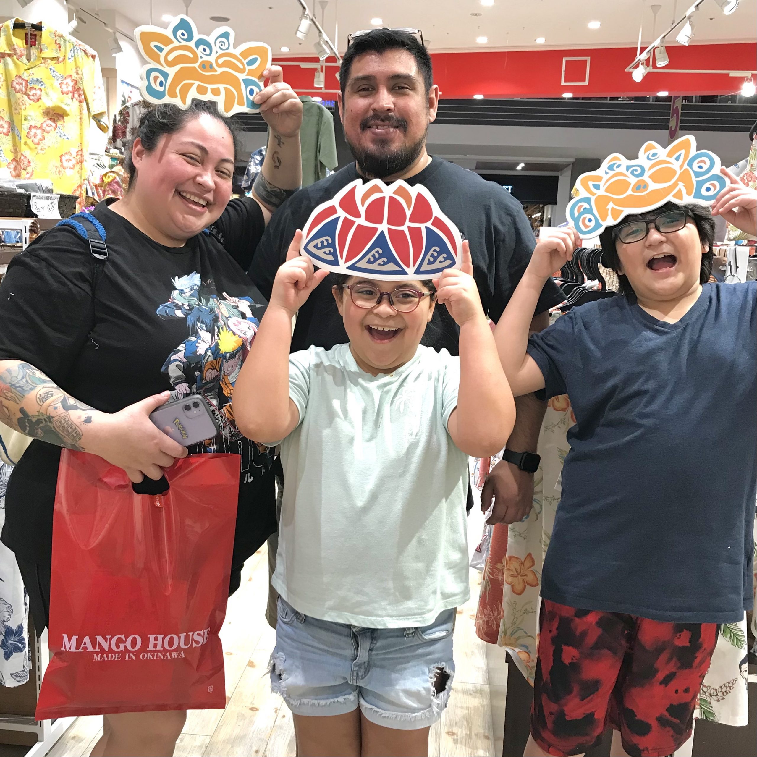 “五条悟”と“夏油傑”が沖縄観光シーンで 沖縄そばを食べているデザインに大喜びでした💕
