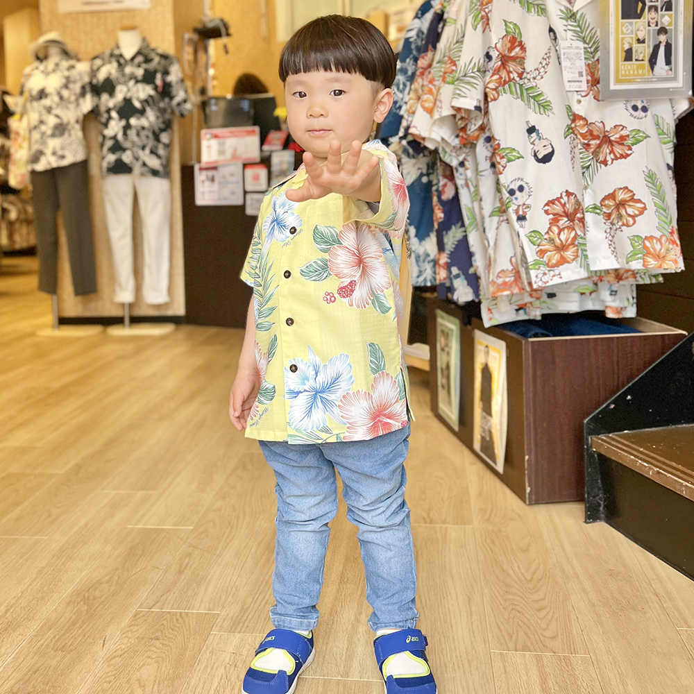 3歳の男の子のかりゆしウェアを購入するために、マンゴハウス国際通り2号店へ