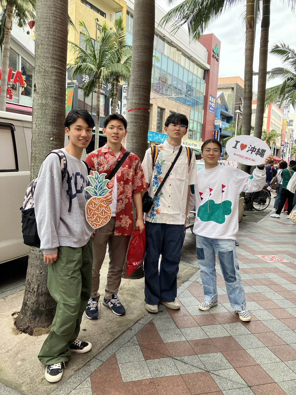 かりゆしウェアを着て沖縄観光を満喫！！
