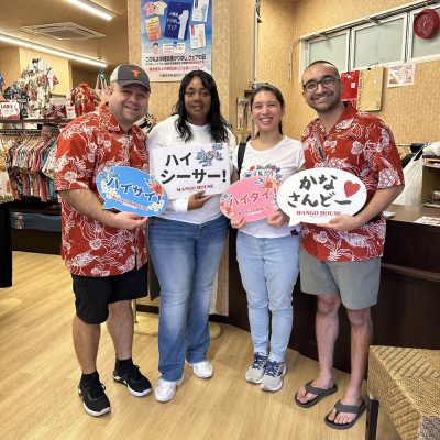 お揃いかりゆしウェアで気分上々♪