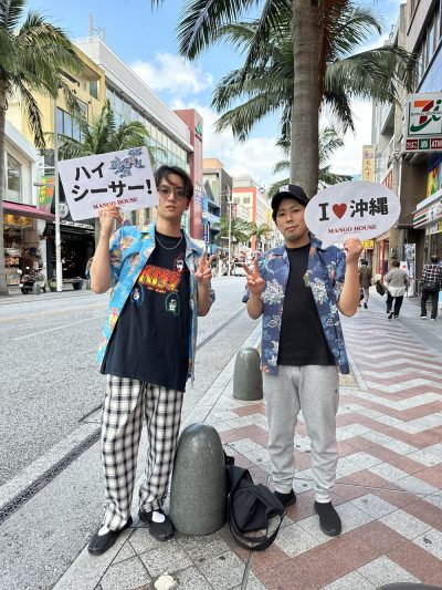 神戸から沖縄をより満喫するために明るいかりゆしウェアを選んで下さしました！