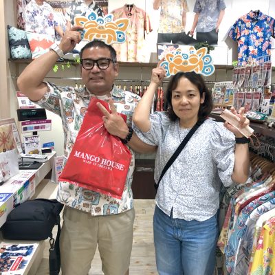 地元ですが、ちょっと観光気分で 「はいっ！シーサー♪」😆