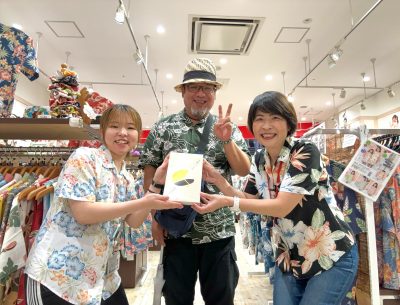 ウミガメ柄をお召しになってご来店🐢 沖縄入りするたびマンゴハウスに転々とお顔見せてくださり、嬉しい限りです☺️ 沖縄県民よりも沖縄県民な沖縄トーク炸裂で盛り上がりましたね👀 お土産もありがとうございます💕 美味しくいただきました😋