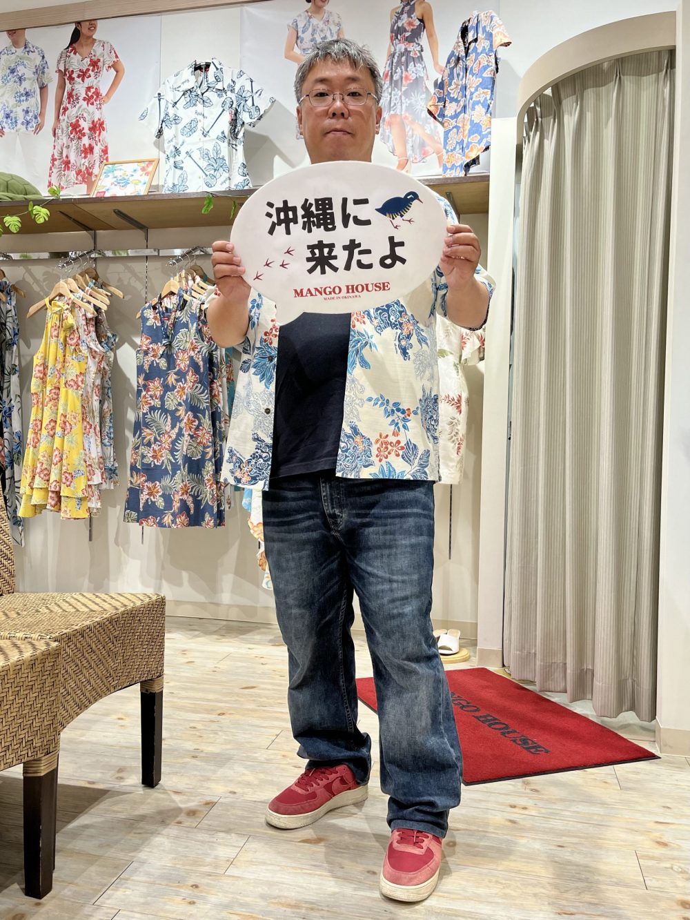 懐かしいかりゆしウェアを着て、リピーター様ご来店♪