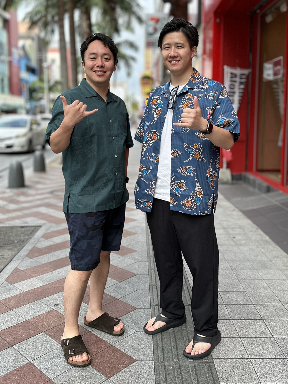 沖縄初日にそれぞれ素敵なかりゆしウェアに出会えてそのまま着用して沖縄を楽しむ♪