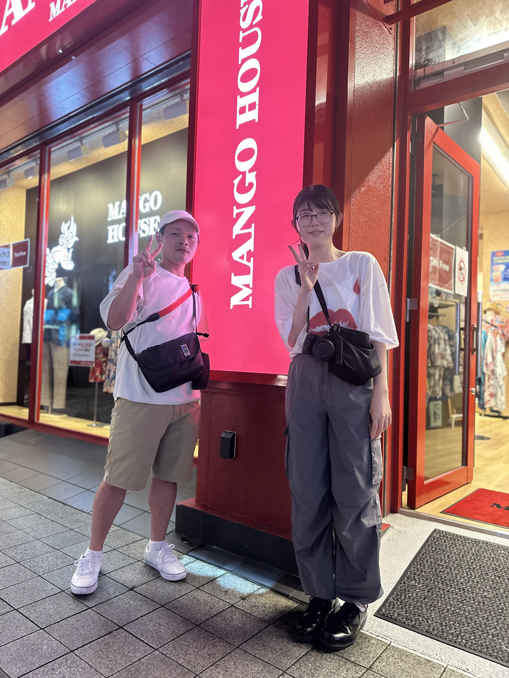 マンゴハウスのかりゆしウェアを着て夫婦で初めてのかりゆしウェアデビュー