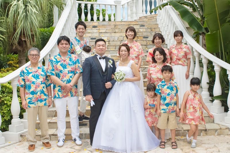 【お客様の結婚式・参列写真】 挙式日：2017年7月8日 ANAインターコンチネンタル 万座ビーチリゾートホテル コーラルヴィータチャペル