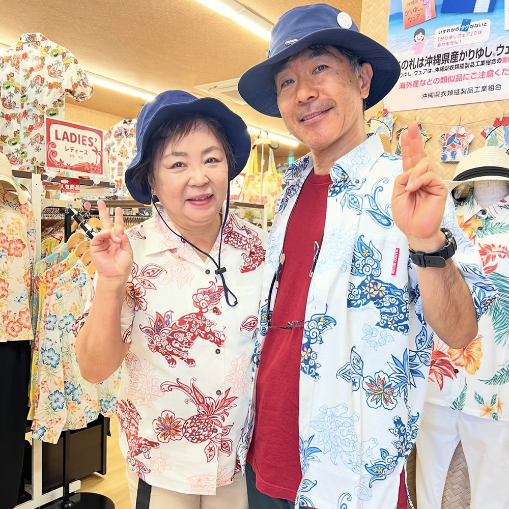 旅を楽しむアイテムと言えばかりゆしウェア！という事で、マンゴハウスへ！