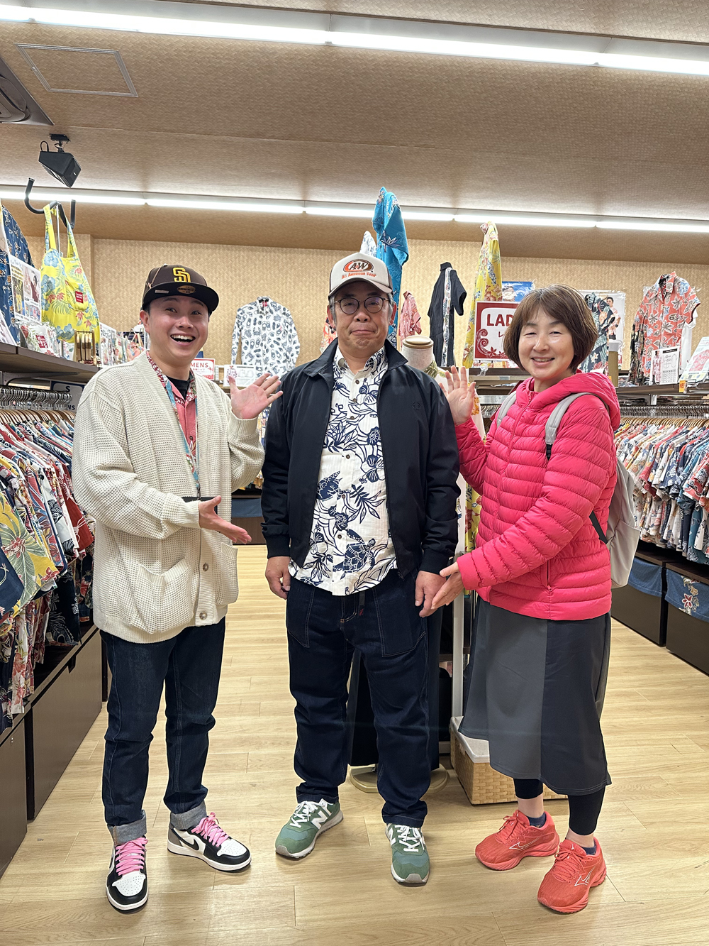 マンゴハウス国際通り２号店で長袖かりゆしウェアを気に入って頂きました！