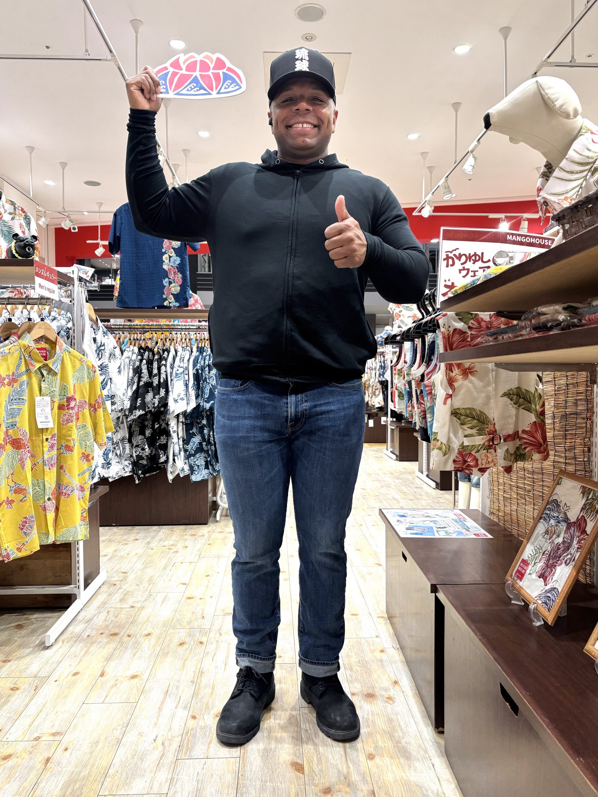 沖縄の歌が大好きなリピーター様ご来店♪