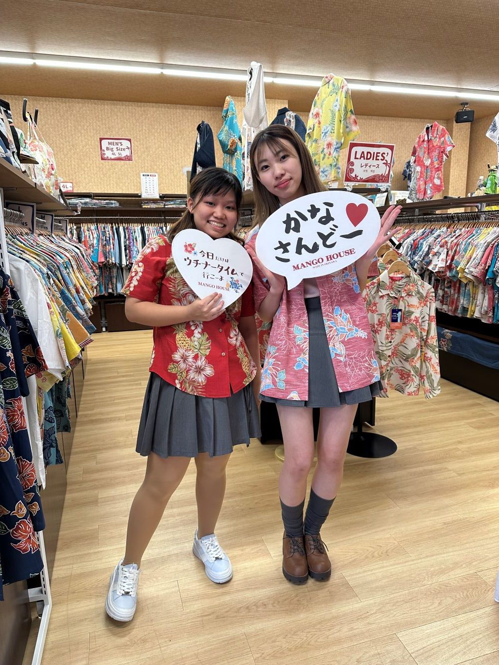 沖縄初日にマンゴハウスでかりゆしウェアを選んで早速お着替え♪