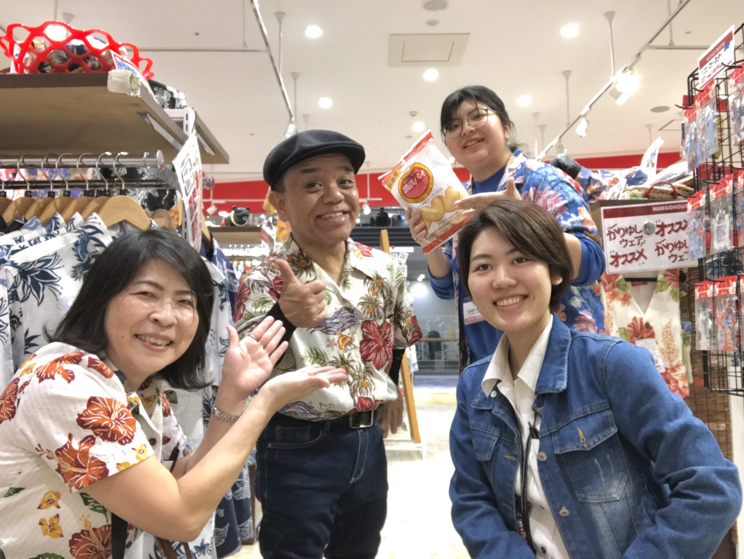 本日は、お気に入りのシャツで 恒例の記念写真を みんなで撮らせていただきました♪