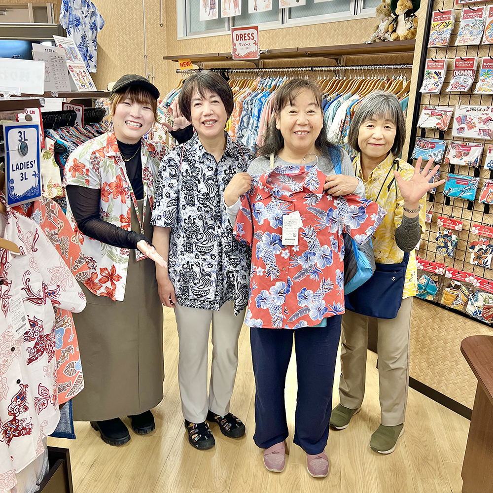 沖縄旅行のおともにマンゴハウスのかりゆしウェアを選んでくれました♪
