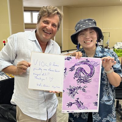 ヴィオラキーパーベルキンさんと記念写真