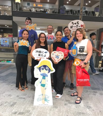 今回は皆さんで沖縄土産を
じっくりデザインを吟味されゲットされました