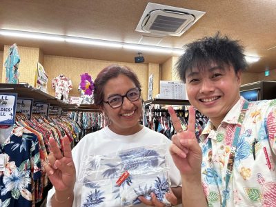 青色好きなお客様青色かりゆしウェアに一目ぼれ