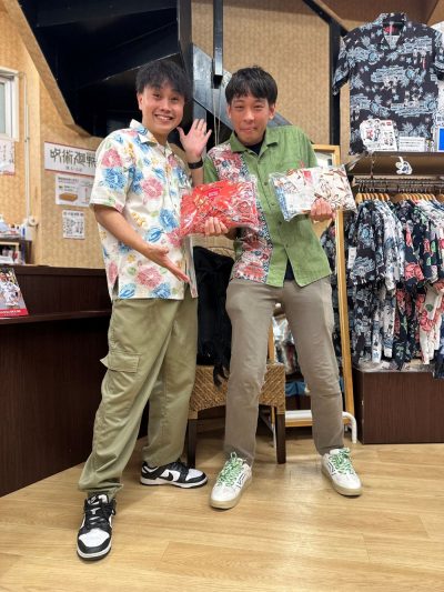 かりゆしウェア好きなお客様長袖かりゆしウェアに初挑戦♪