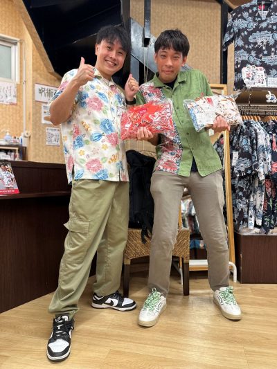 かりゆしウェア好きなお客様長袖かりゆしウェアに初挑戦♪