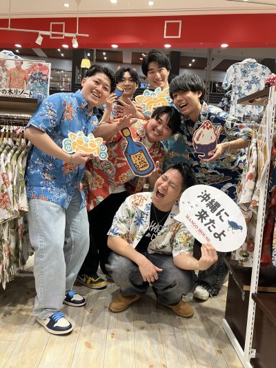 沖縄を楽しむためにそれぞれ楽しくデザイン選び♪ お気に入りの一着をゲットされました