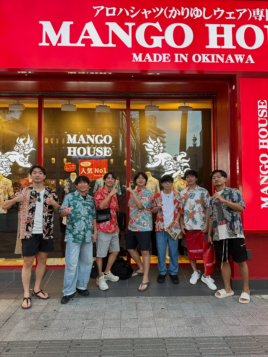 高校時代の同級生とマンゴハウスで楽しくかりゆしウェア選び♪