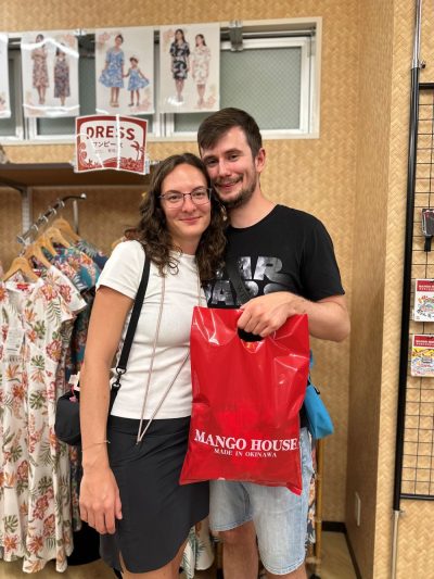 かりゆしウェアとかりゆしワンピースを選んで楽しい沖縄旅が始まります！