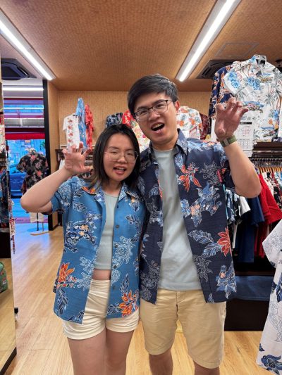 ブルー系のお揃いシーサー柄かりゆしウェアに着替えて沖縄エンジョイ！