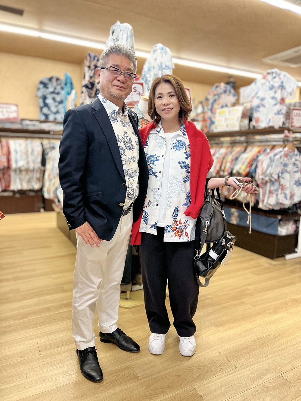 沖縄に滞在中、2回もマンゴハウスへ！かりゆしウェアコーデを見せに来てくれました♪