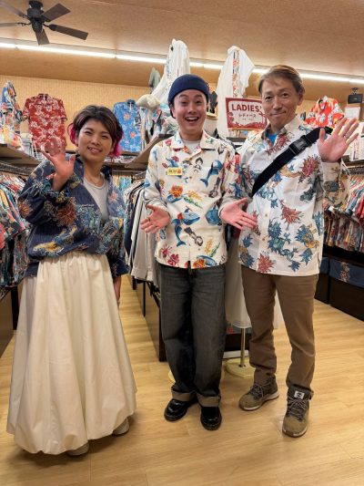 長袖かりゆしウェア着用されデザイナーに逢いに来てくださいました♪