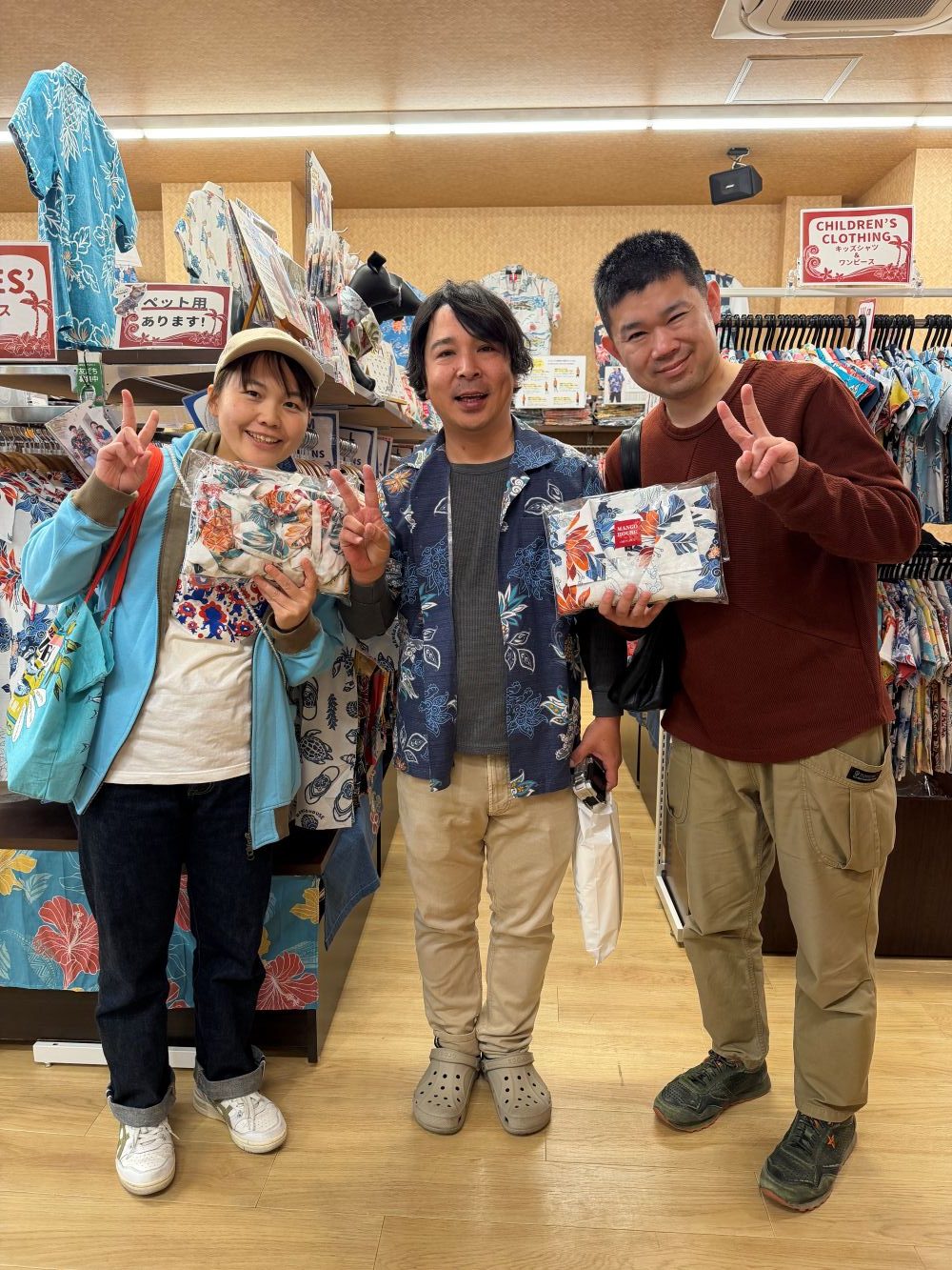 ダイビングのため沖縄へいらっしゃったお客様、お気に入りのかりゆしウェアを着てご来店♪