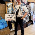 イタリアからお越しのお客様シーサー柄のかりゆしウェアを気に入ってくださいました♪