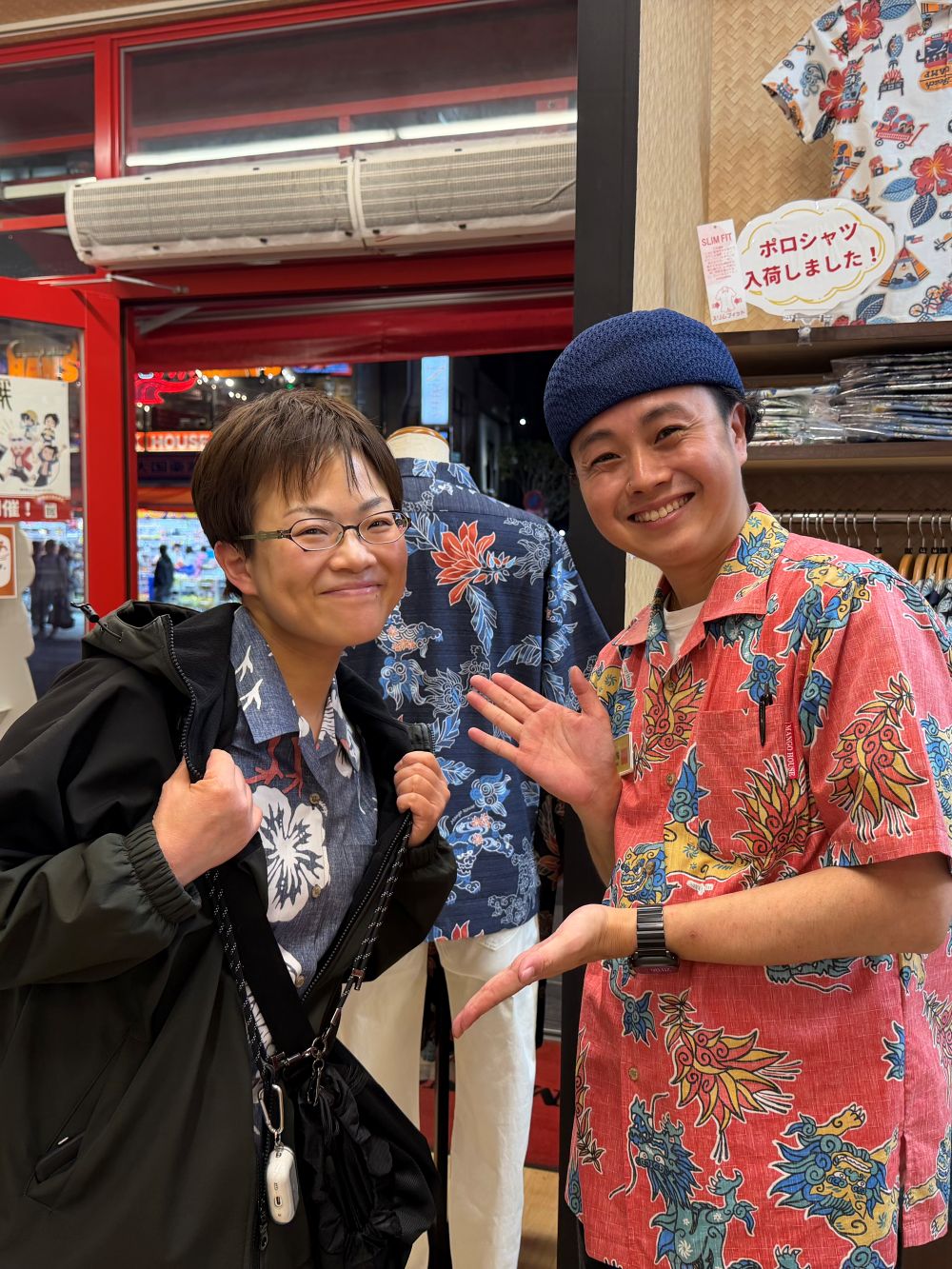 ２度目のご来店時に選んでくださったかりゆしウェアを着用され、デザイナーに会いに３度目のご来店✨