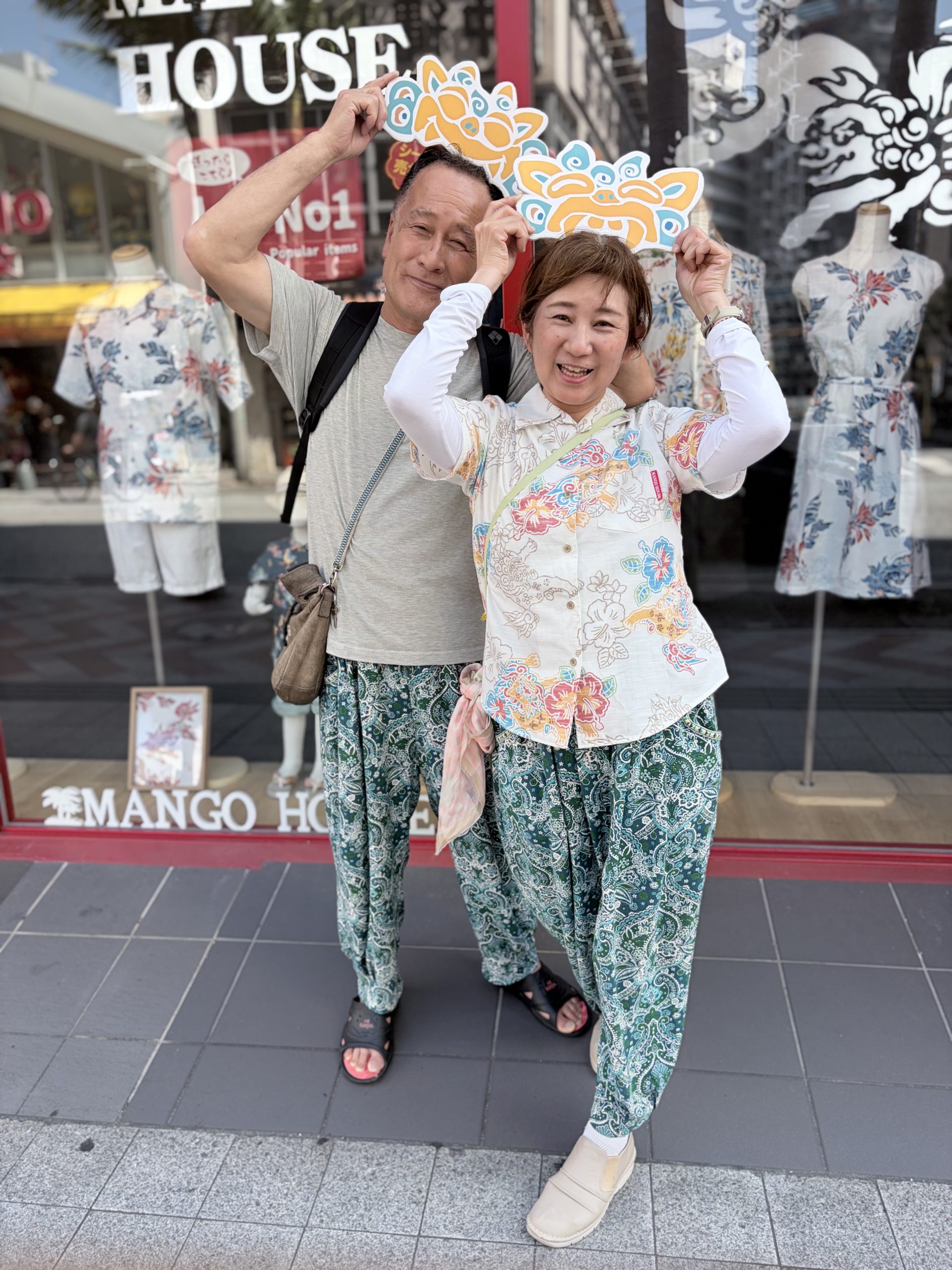 マンゴハウスには5,6年ぶりのご来店✨裏地仕様の国際通り柄をご購入🌺🏝️