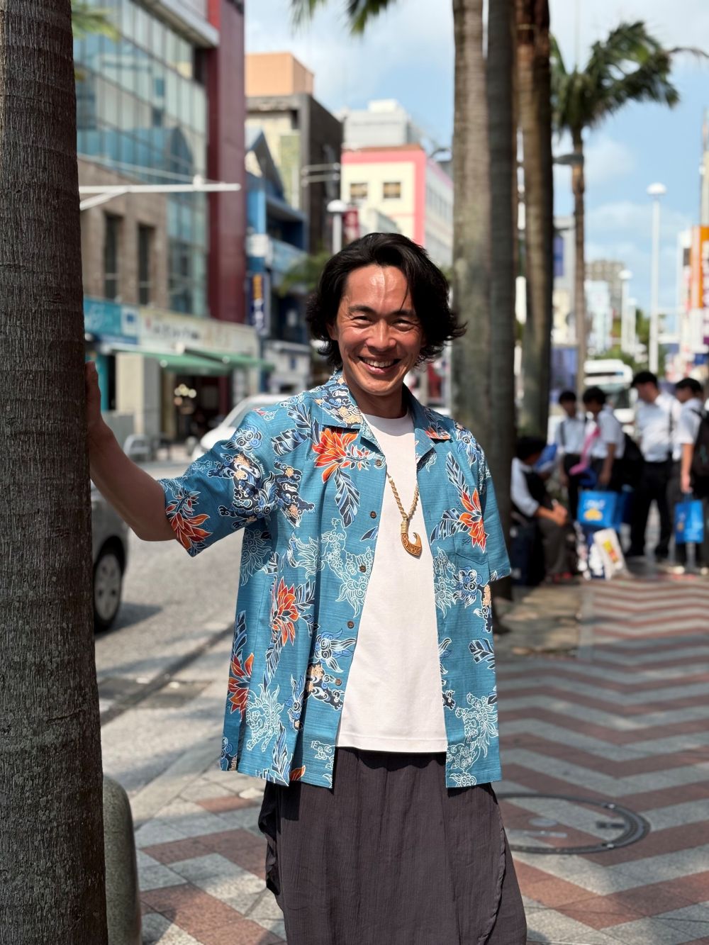 沖縄に合った夏らしいかりゆしウェアと衣類で素敵に着こなすお客様🌈✨
