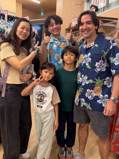 マンゴハウスのかりゆしウェアを着用して再来店♪