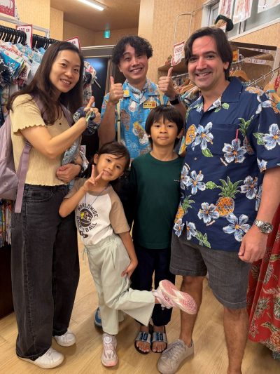 マンゴハウスのかりゆしウェアを着用して再来店♪