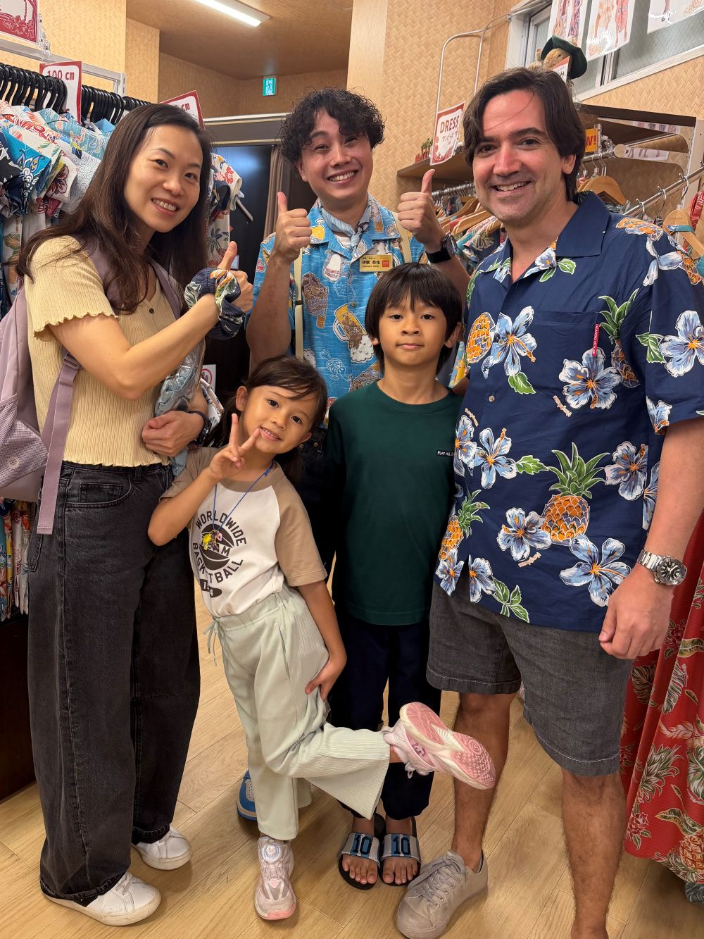 先日選んで頂いたかりゆしウェアを着て、遊びに来て下さいました♪🌈📸🏝️