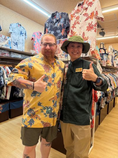 コラボかりゆしウェアを着用して記念撮影♪