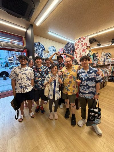 コラボかりゆしウェアを着用して記念撮影♪