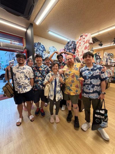 コラボかりゆしウェアを着用して記念撮影♪
