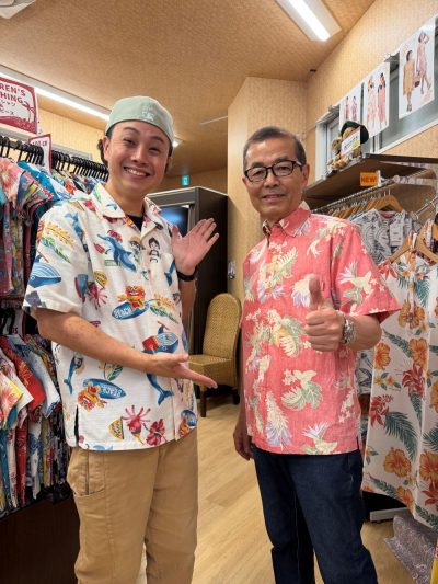 常連様が懐かしいかりゆしウェアを着用して遊びに来てくださいました♪