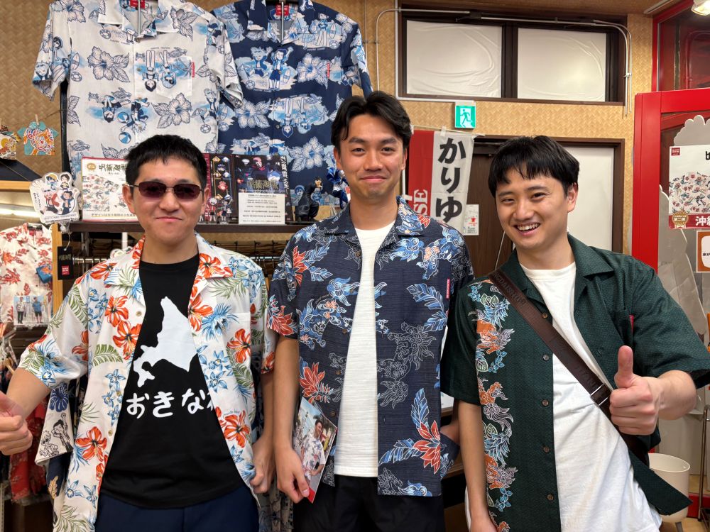 【友達と旅行でお越しのお客様✈️かりゆしウェアを現地調達✨】