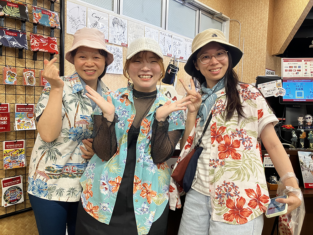 3年前に購入したマンゴハウスのかりゆしウェアを着て台湾からのお客様がご来店♪