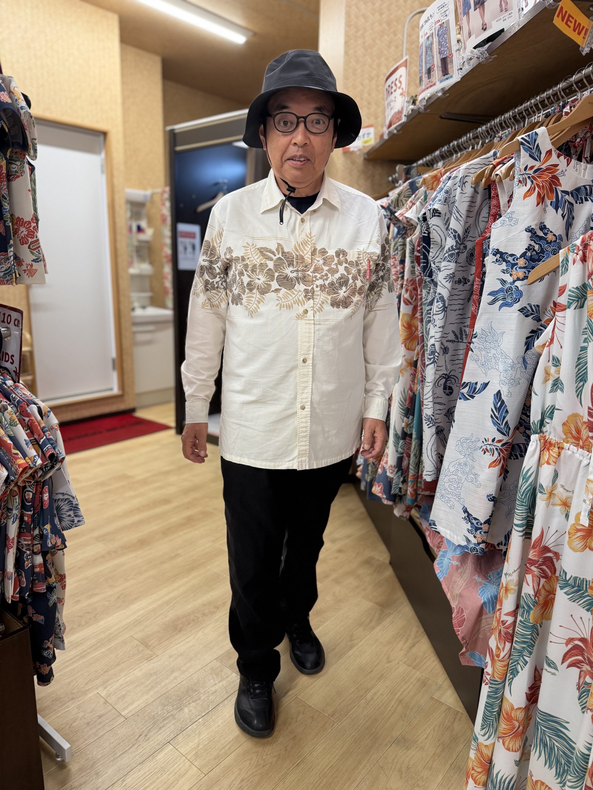 とっても懐かしいマンゴハウスのかりゆしウェアを着用してご来店してくださったお客様✨🏝️🌈🌺