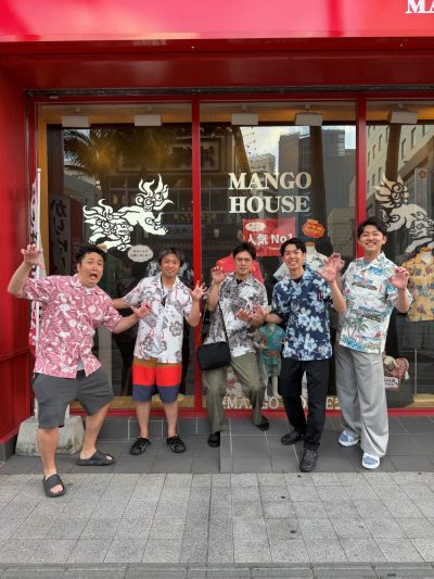 みんなでかりゆしウェアに着替えて沖縄満喫です♪